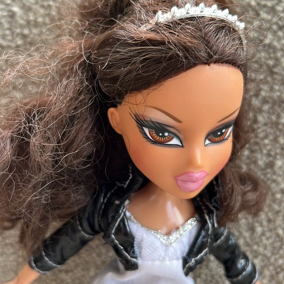 Bratz   Yasmin Yasmin’s First Date Doll - Picture 2 of 7